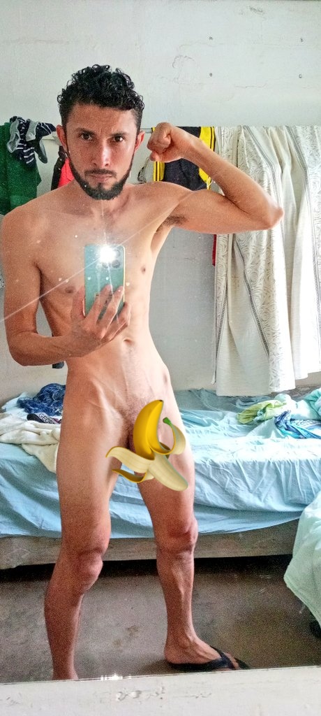 Criptosam21's tweet photo. A delicious😋banana🍌 and peach🍑 perfect for giving it your all in bed 🛏️🤙🏻🔥#chudai #sexo #gay https://t.co/rM3Fa7Z2lk