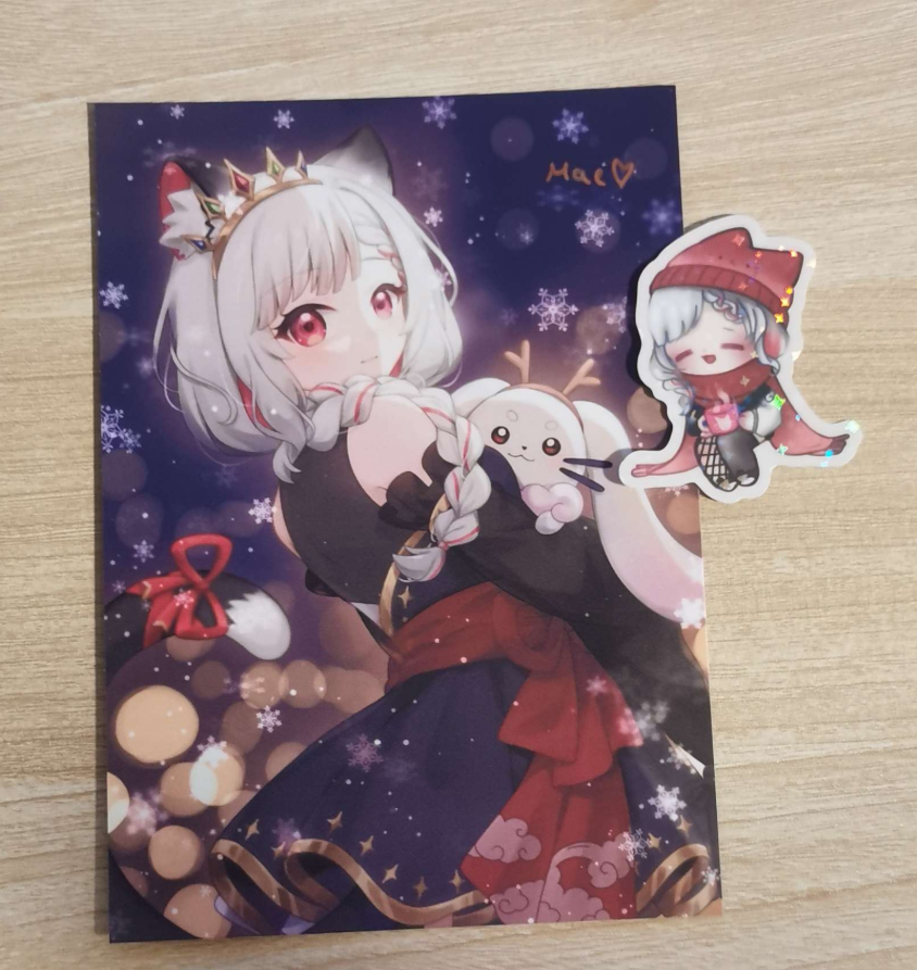Happy 4. Advent!!☃️

Zeit für das letzte Adventsgiveaway🎀
Heute gibt's 2x Postkarte mit Sticker, gleich im Stream~

Eig sollte es heute ein Stickerbook geben aber da DHL eins meiner Pakete verloren hat muss ich das letzte benutzen um eine Ko-fi Bestellung zu ersetzen :<