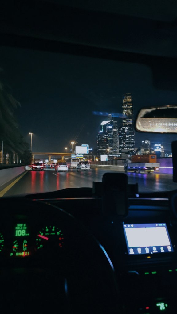 be8z_'s tweet photo. KAFD at night 🌃 https://t.co/Gth15CNWJi