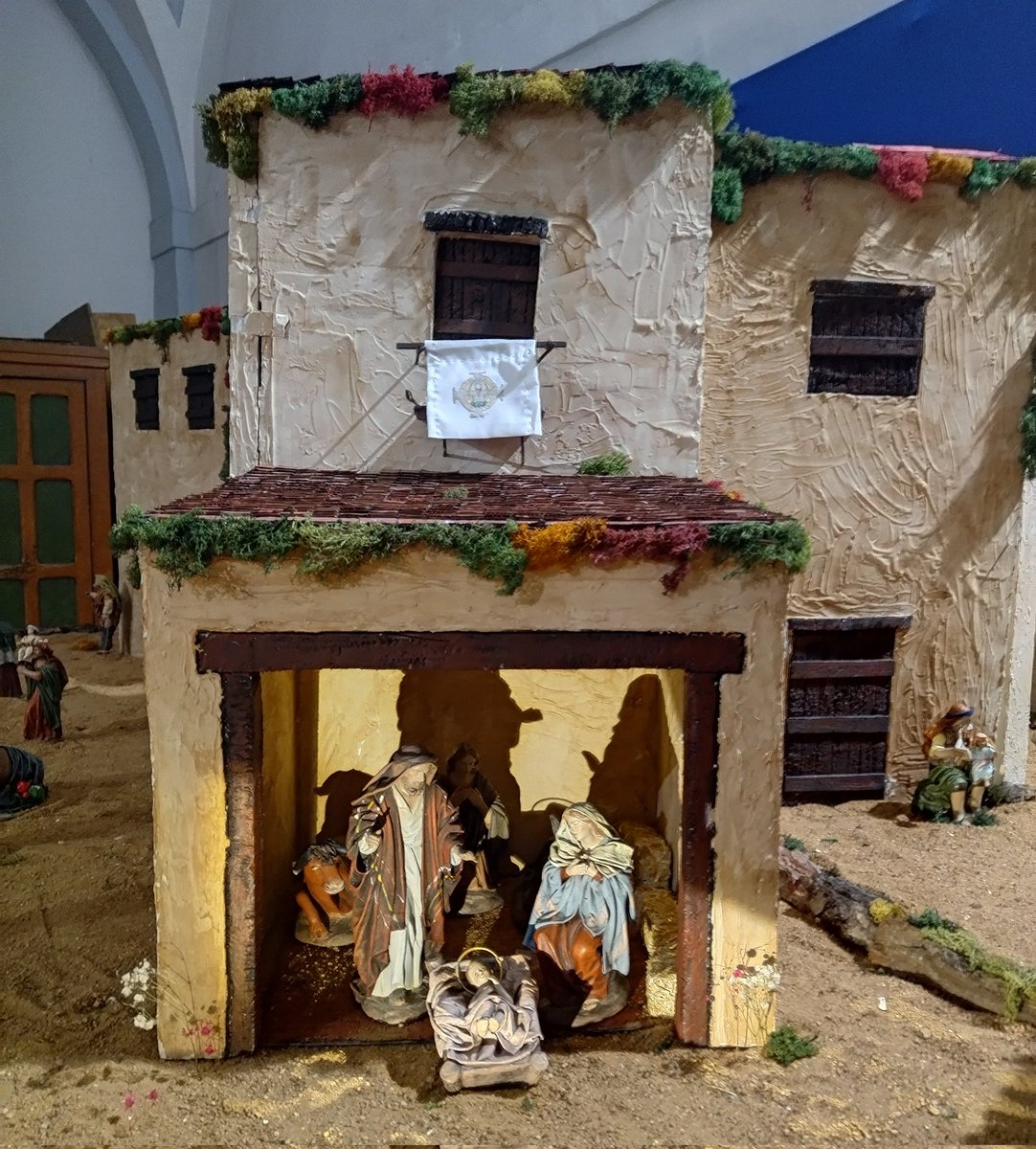 lapasiondevall's tweet image. Belén Monumental montado por la cofradía @CSagradaCena en la iglesia de San Pedro.