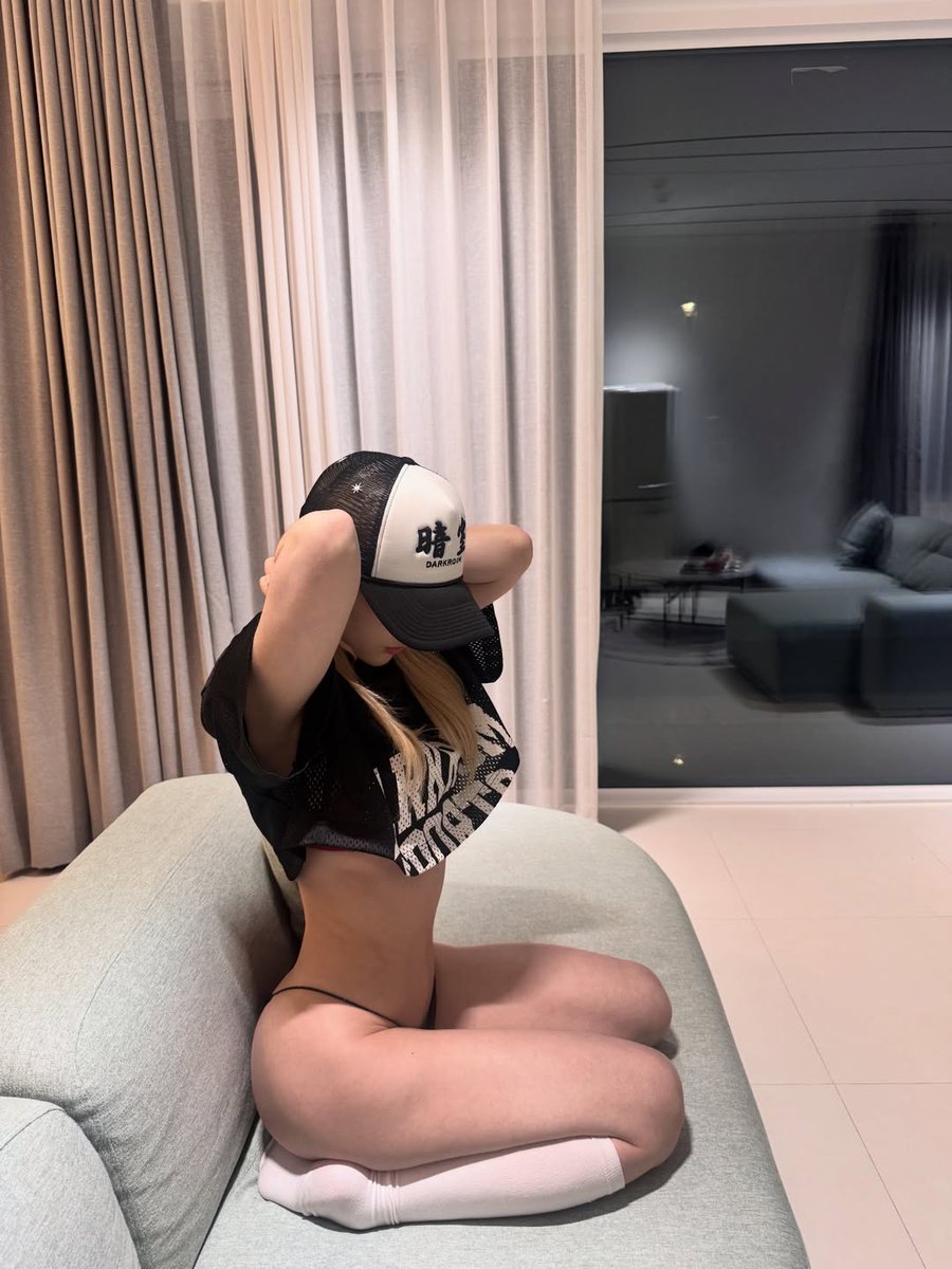 ashbgallery's tweet image. Bodyyy