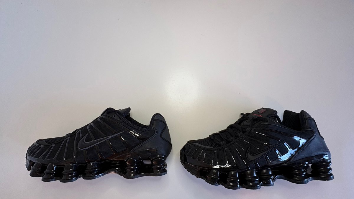 DELsneaks's tweet photo. Which one do you think is fake? My comparison is live on YouTube! Link: https://t.co/Acmf9Fs0gY
#NIKE #shox #sneakerhead #sneakers https://t.co/DIFkHZDWRQ