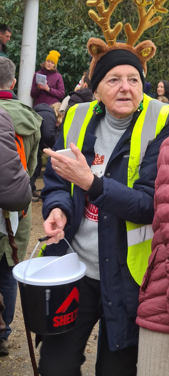 Report by Gill James on Carols by the Tea Hut -
"About 400 people came. A lovely event, the singing was beautiful and the rain held off  We raised a lot of money for Shelter." #EppingForest #WansteadPark