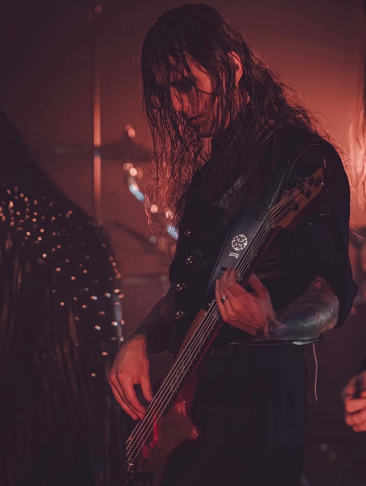 alonestarqueen's tweet image. hi momma      i really dont like you mama     #divalicious