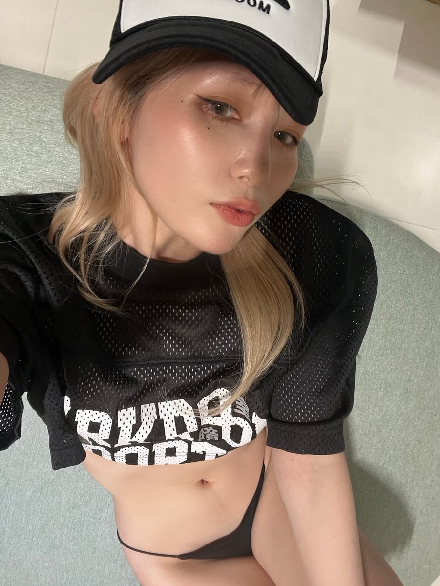 ashbgallery's tweet image. 