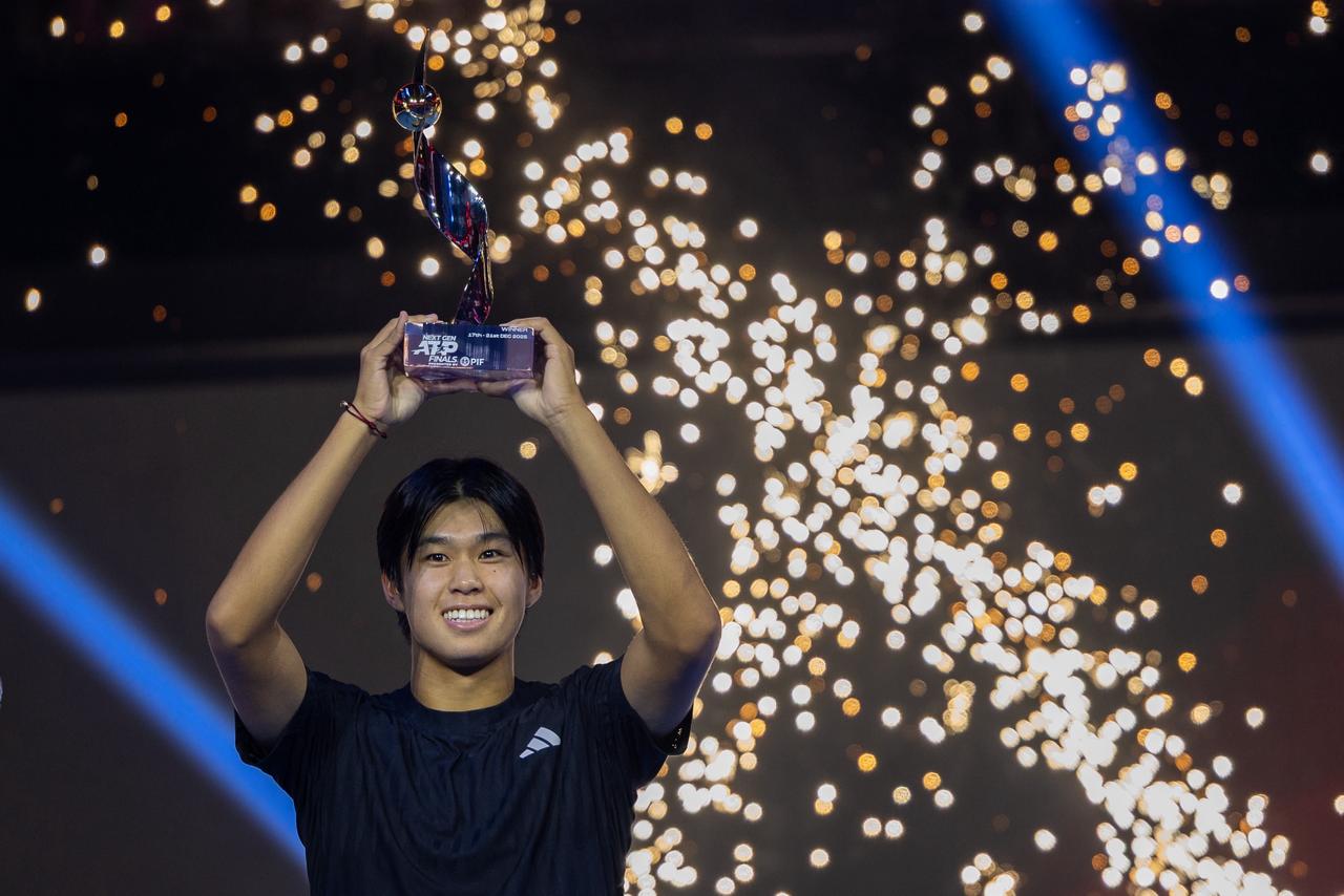 الأمريكي ليرنر تيين يتوّج بطلاً لنهائيات الجيل القادم للتنس في جدة #نهائيات_الجيل_القادم 