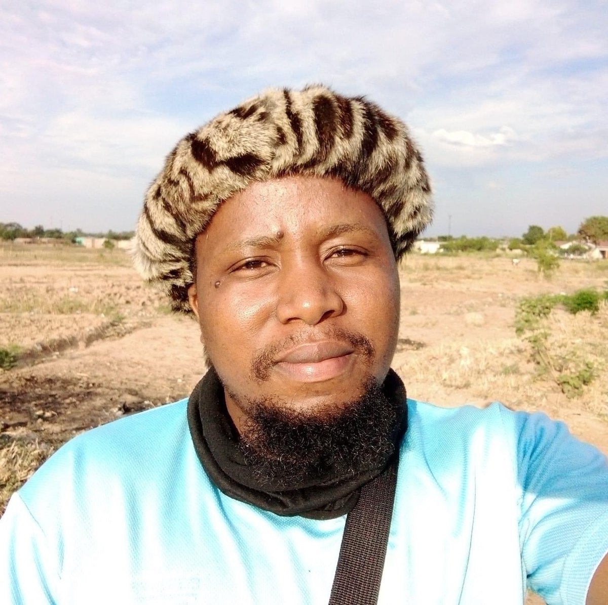 RobertsFre91738's tweet photo. Mthwakazi republic party Lwazi khanye has been kidnapped by the Zimbabwean police https://t.co/OppE01CvPH