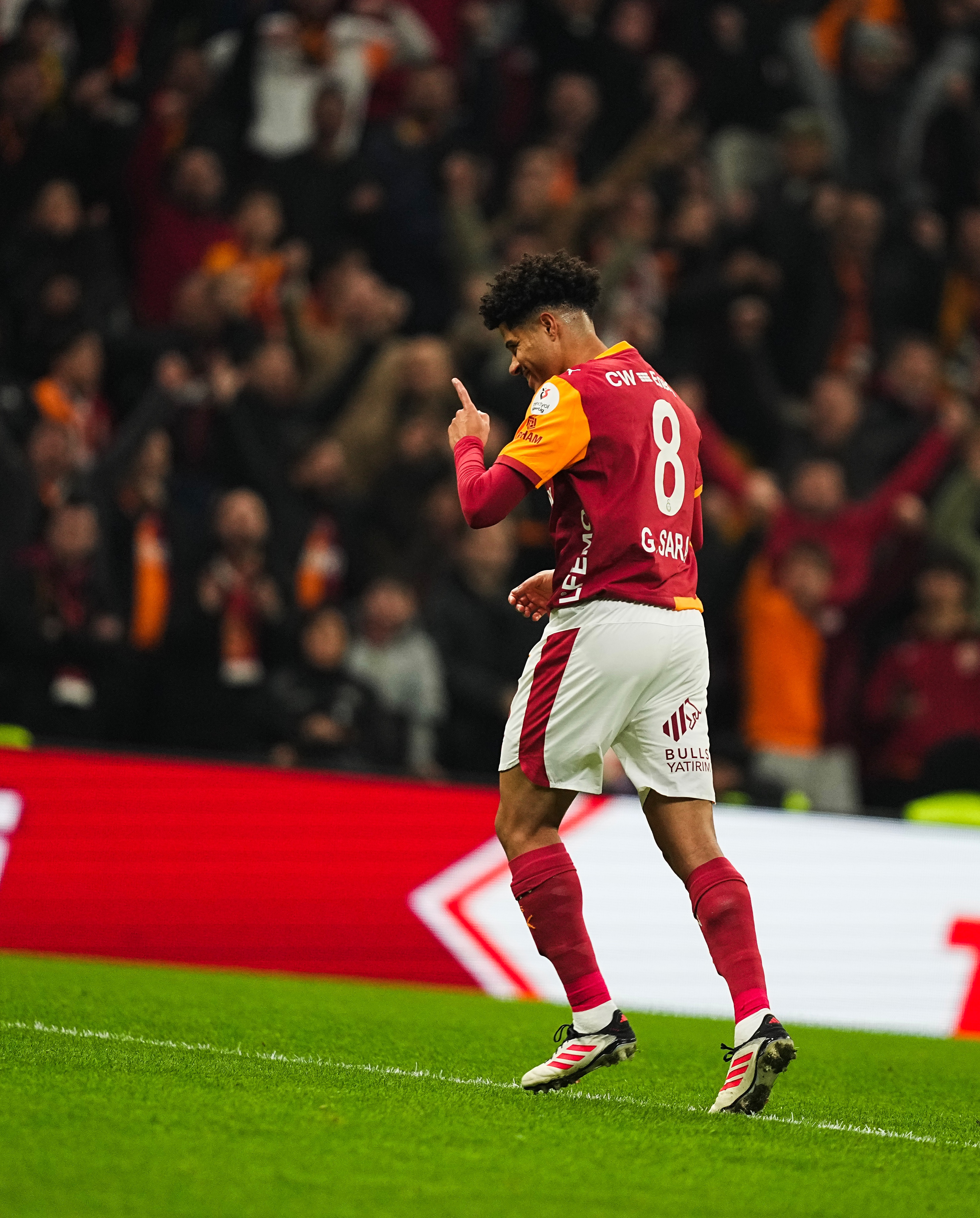 Galatasaray devre arasına lider girdi: Okan Buruk'tan ilk transfer açıklaması geldi!