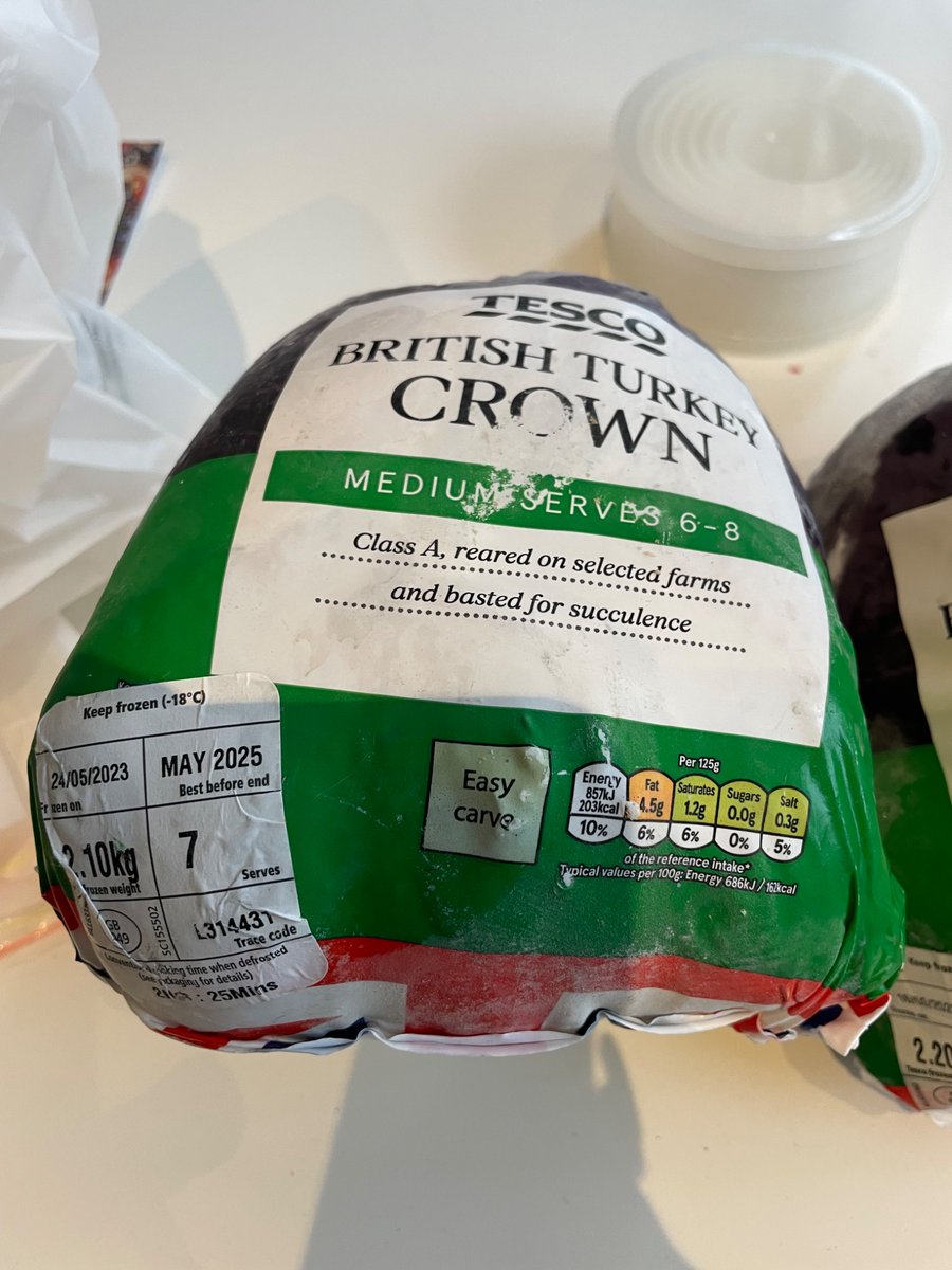 LadyGuru's tweet photo. @Tesco I bought these turkey 10/12. They are massively past their sell by. Ealing Broadway store should be fined for food hygiene failures . I didn’t notice . Not expecting turkeys on sale in December to be past their date https://t.co/1eJ9bwUMQI