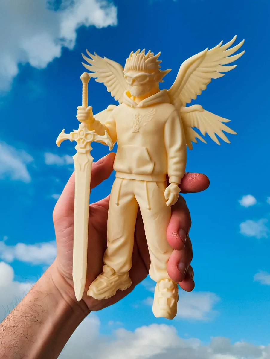 Sulki4n's tweet photo. I’ve been making some #Sulkicks 3D-printed figures that sit next to my setup to protect it from scammers. https://t.co/snQHT52Uof