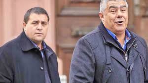 DrJorgeRizzo's tweet image. AFA que conducen Chiqui Tapia y Toviggino contrató al abogado radical pro Gil Lavedra.
Se sabe que quien acosa a AFA son Clarín y La Nación y que esos medios ayudaron mucho a GL para ganar el CPACF.
¿Fueron a buscar alguien del otro lado?
¿Se asustaron y ahora quieren arreglar?