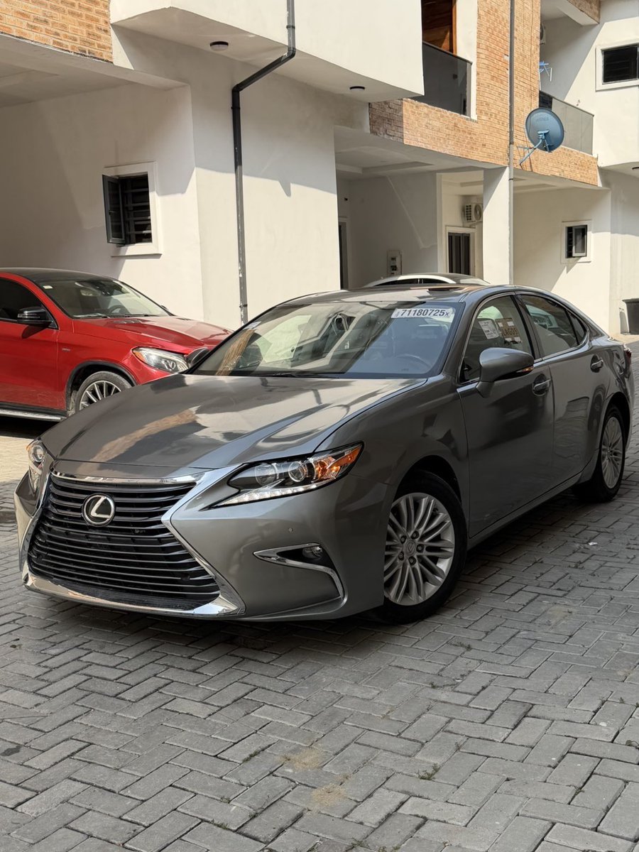 I have this extremely clean Lexus Es 350 2016 for sale

New entry (this month)