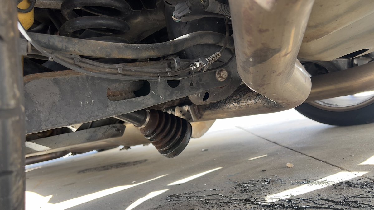 TheJaredPink's tweet image. With great power, comes greatly broken axels.