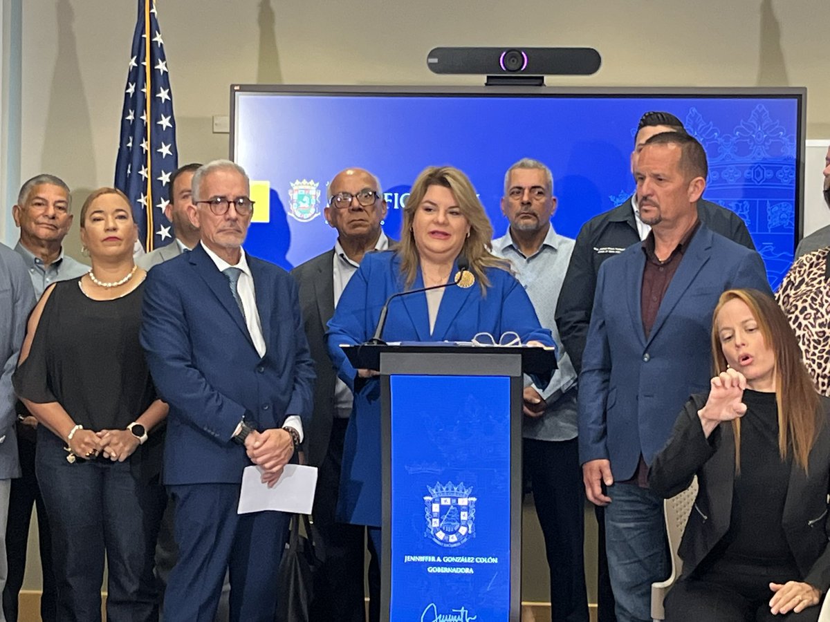 JPlanificacion's tweet image. Esta semana la Junta de Planificación, orientó a alcaldes sobre la actualización de los Planes de Mitigación conforme a FEMA. La gobernadora Jenniffer González Colón anunció $1.2M para asegurar que todos los municipios cuenten con planes aprobados y acceso a fondos de mitigación.