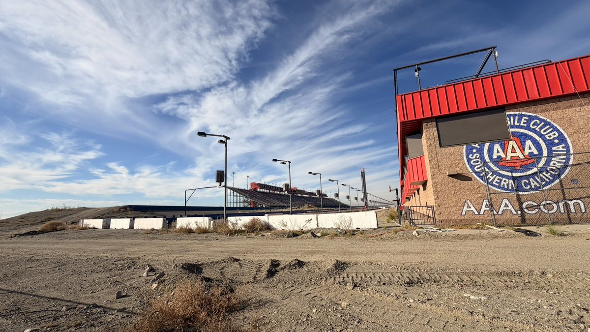 RyanVargas_23's tweet image. Having a good Sunday? 

Cool, anyways-

Here’s Auto Club Speedway as of this morning, Dec 21, 2025.