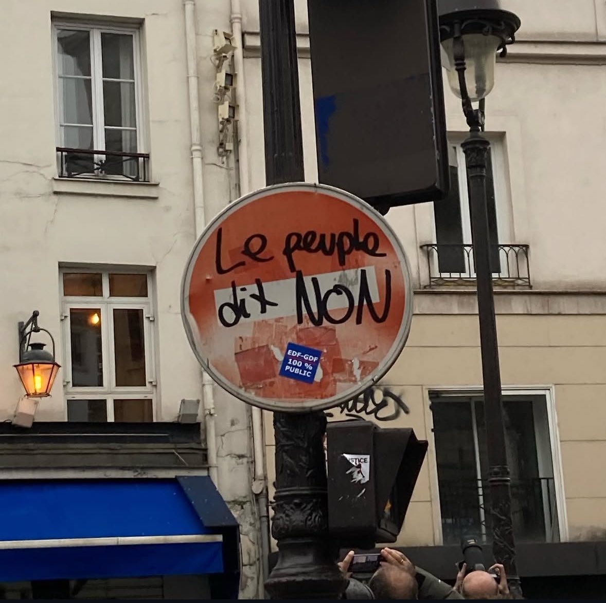 ounalen77's tweet photo. Je veux un parti politique qui pense aux agriculteurs, aux personnels soignants, aux établissements sociaux, à l’éducation, à nos retraités, à nos étudiants, à nos entrepreneurs, aux valeurs de la République! Mais actuellement aucuns partis ne pensent au delà de leurs poches https://t.co/4QpaQ1xMfj
