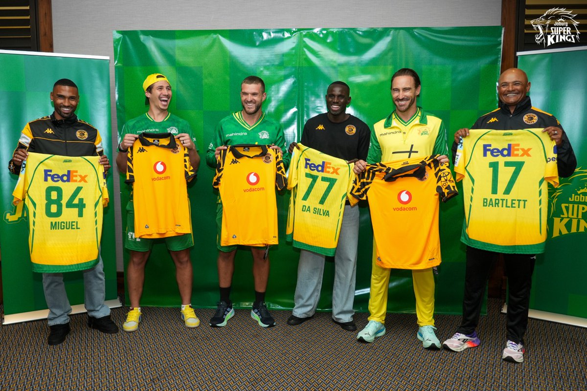 KaizerChiefs's tweet photo. Joburg Super Kings and Kaizer Chiefs came together on 21 Dec 2025 to kick off the 2025–26 #SA20 season with a special jersey exchange programme. 

The partnership between the two teams now extends into its third year: https://t.co/t1qmkemZzy

#WhistleForJoburg #ToJoburgWeBelong https://t.co/qh7zO2olP3