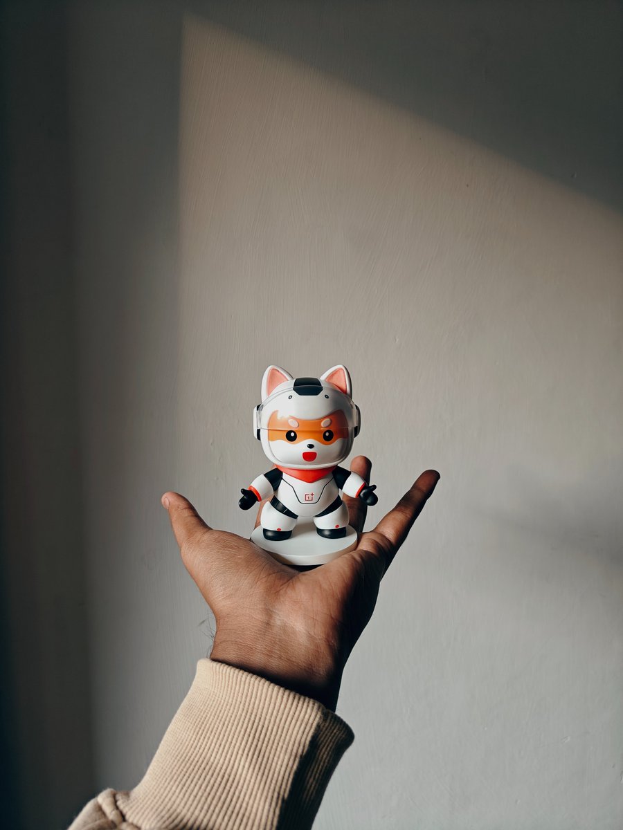 aajib_mohammad's tweet photo. Una X OxygenOS: Owning a piece of OxygenOS 16 history
After a long battle with Indian Customs 🇮🇳😅, my limited edition "Una X OxygenOS" is finally home. Definitely worth the struggle, it looks amazing!
#OxygenOS16 #OnePlus #NeverSettle #OnePlusCommunity https://t.co/NvTZ86XsnP