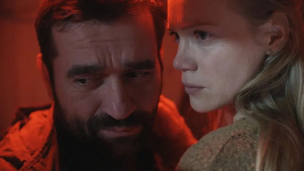 هذا الفيلم السلوفاكي يقول شيئًا بسيطًا: 
أن تحمي طفلًا لا يعني أنك محصّن من النسيان، وأن لحظة واحدة كافية لتسلبك اللغة والتوازن والإيمان بالذات. عن الإنسان حين يفقد ثقته بقدرته على أن يكون أبًا، وكيف يمكن للحياة أن تتصدّع من صدفة واحدة.

فيلم مؤلم، مقتبس عن قصة حقيقية.