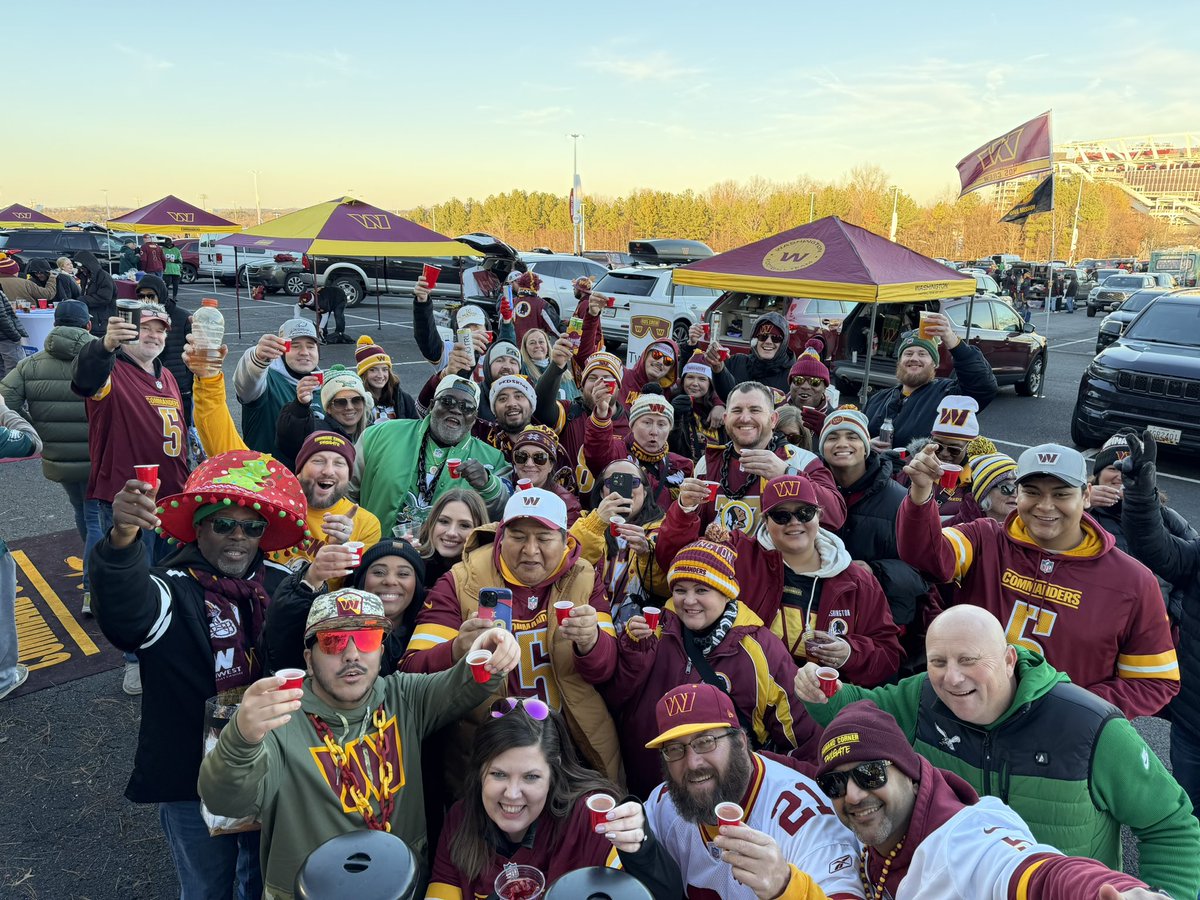 Command Corner Tailgate #CCT tweet media