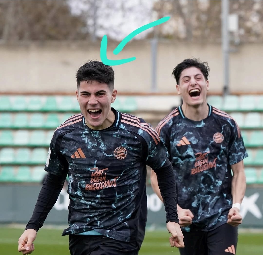 تشافيز وخافيير فيرنانديز موجودين عالدكه❤️❤️. 

بإذن الله نحسم المباراة مبكر وياخذون فرصتهم لو 10 دقايق.