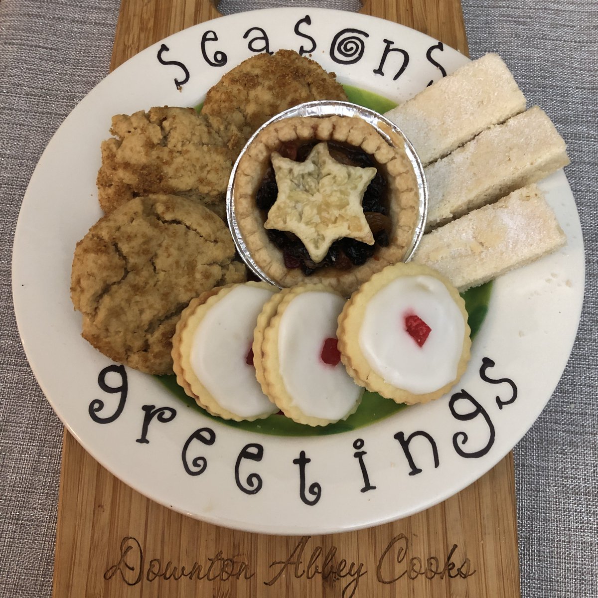 First day of winter. Four days to Christmas. At Downton Abbey, the biscuit tins were already full—shortbread, gingerbread, Empire biscuits, fruit biscuits. The Edwardians knew: the best Christmas baking is already done. bit.ly/4j8G3nT
#WinterSolstice #ChristmasBaking