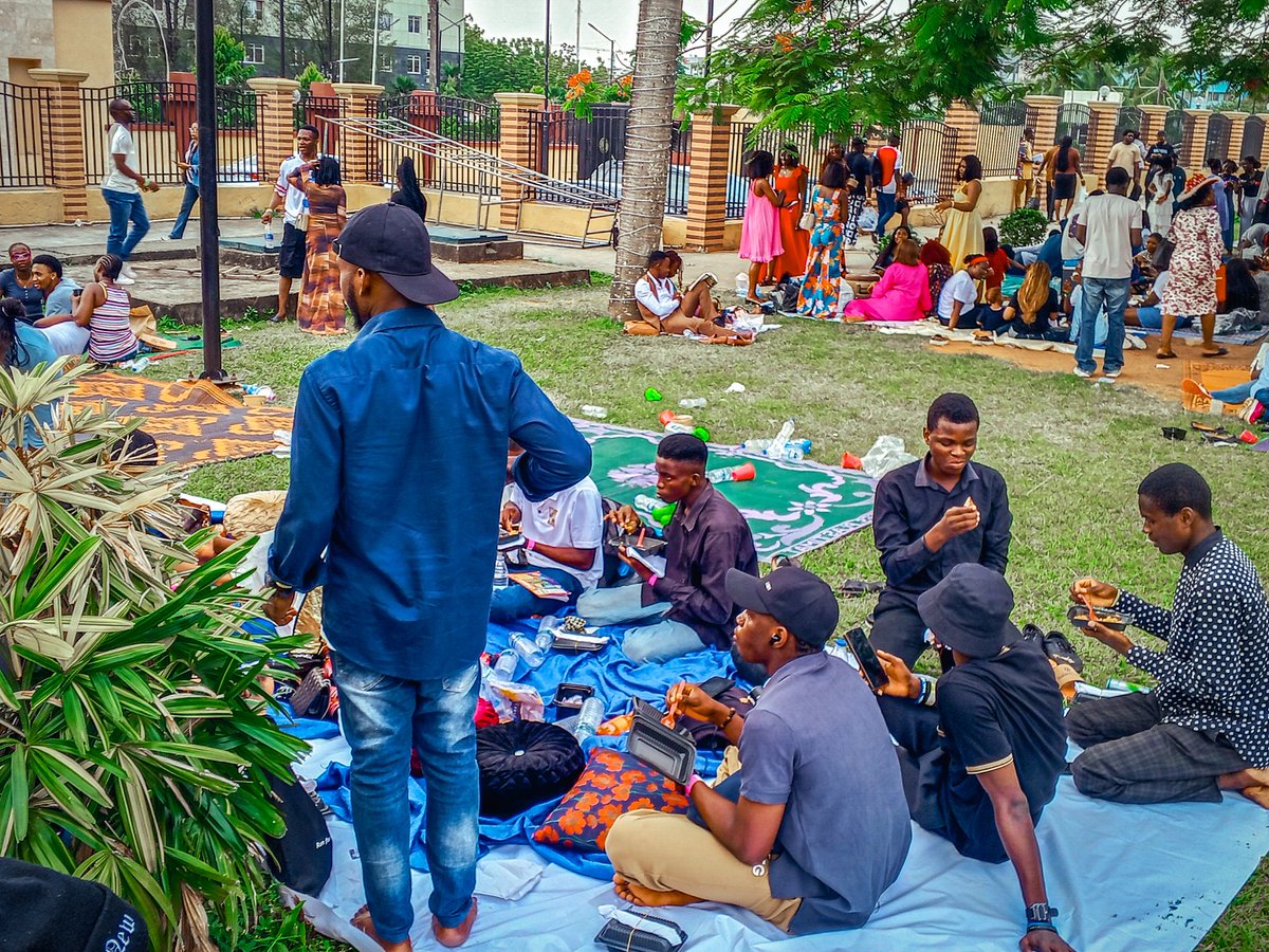 AbrahamVictor22's tweet photo. Yesterday at JJT Park, Alausa, the Digital Mill Community showed that weβre more than an online space.
Strong bonds. Real connections. Shared growth.
This is what community looks like.
Grateful for everyone who pulled up π€
#DigitalMillCommunity
#CreativeBond
#CommunityFirst https://t.co/MbB9pX9zzU