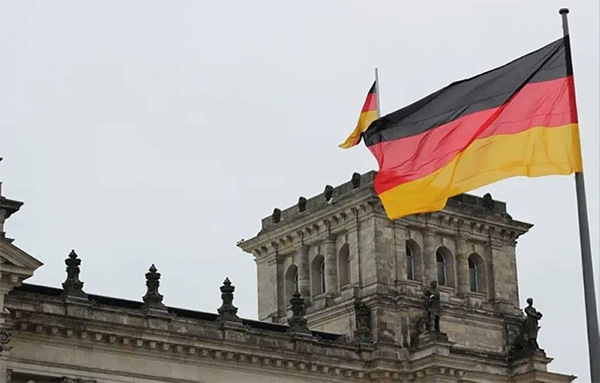 ألمانيا تصدر أكثر من 100 ألف تأشيرة في إطار لم شمل عائلات اللاجئين #المانيا 