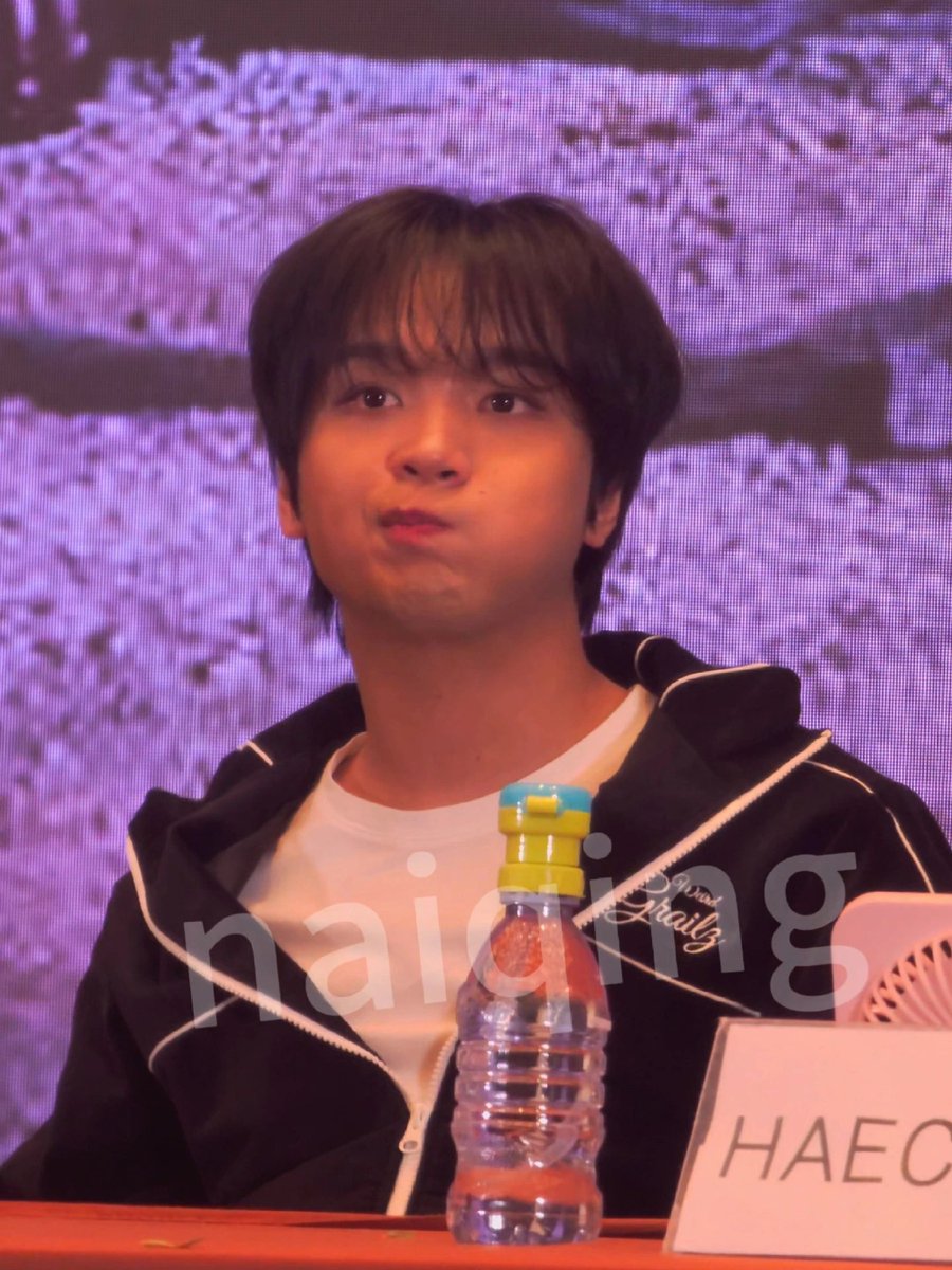 IM DEVASTATED HIS CHEEKIES 😭🤏🏼