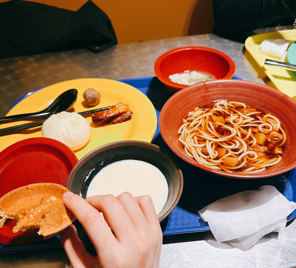 上海ディズニーまじでリーナベルのグリえぐい並ぶ…毎日リーナベル何かお祝い事あるんか…？？？