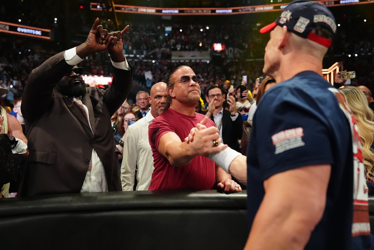 itsjoeykarni's tweet image. Feels like @TheMarkHenry represented all us fans here😂 #ThankYouCena