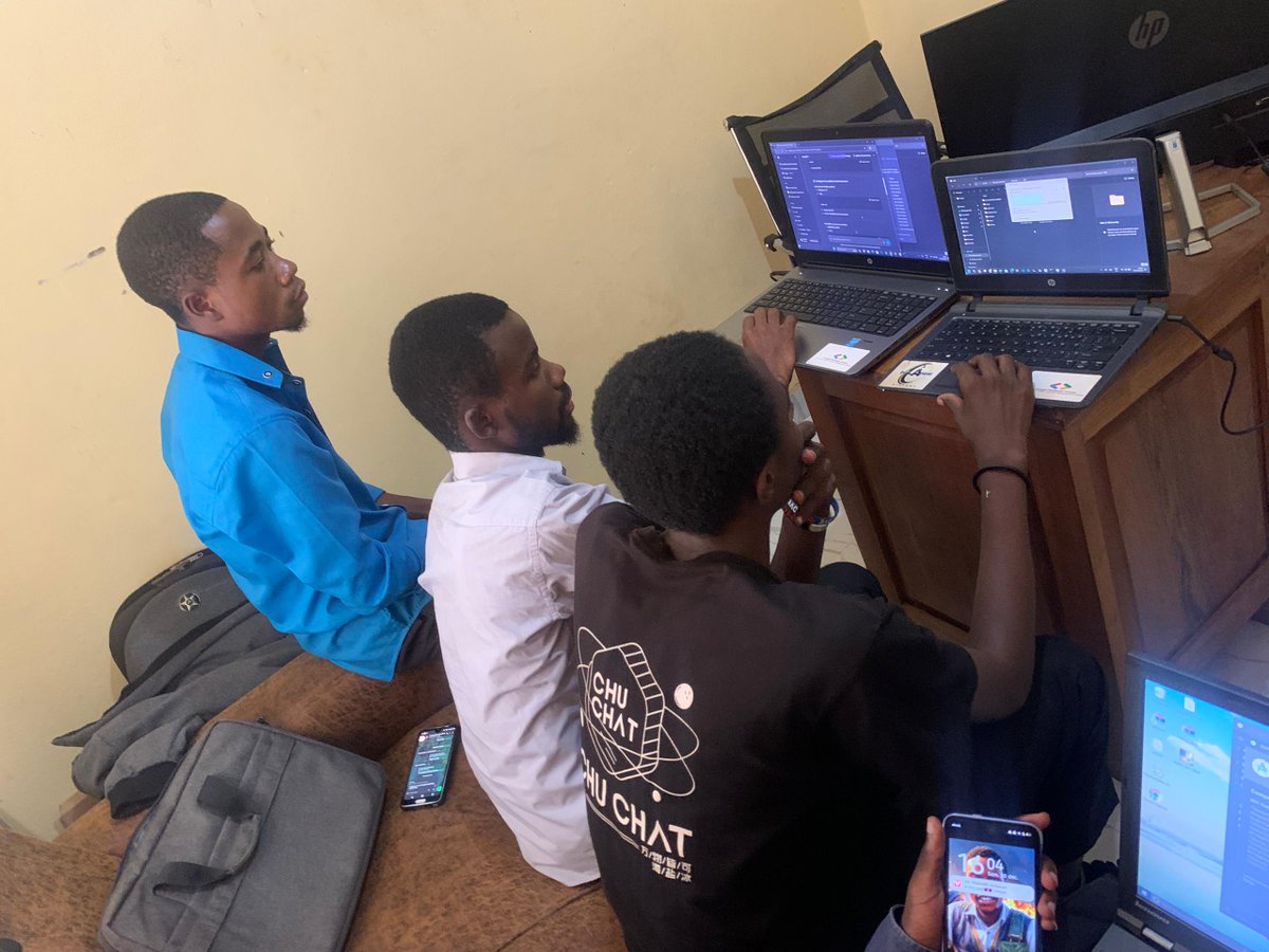 GdgocIspBkv's tweet photo. 🚀 Flutter : Le duo gagnant au #gdgoncispbkv !
Nos apprenants mobiles ont bouclé la phase de setup !📱
✅ Environnement Flutter prêt.
✅ Maîtrise de l'IDE.
Prêts à transformer ces outils en applications réelles ! 🔥
#Flutter @googledevs @Google #LearningChallenge #MobileDev https://t.co/kGtFGgZVhT