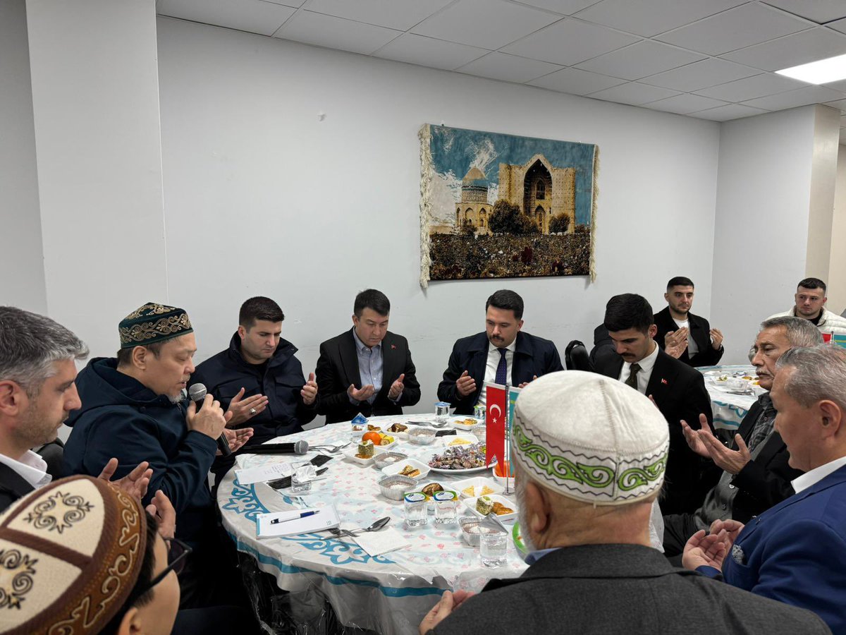 Hoca Ahmed Yesevi İlim ve İrfan Vakfı’nın düzenlediği hatim duasına ve hayır yemeğine katıldık.

Bu değerli hizmette emeği geçen vakıf başkanımıza ve kıymetli yönetimine teşekkür ediyor; güçlü bir gelecek için ilim ve irfanla yoğrulmuş nesillerin yetişmesine katkı sunan her