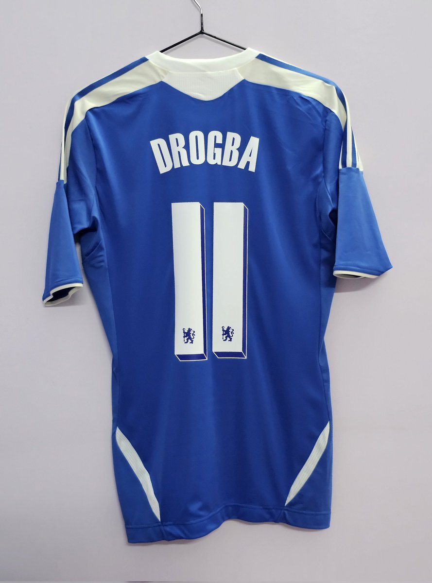 VsKitCorner's tweet image. 🏴󠁧󠁢󠁥󠁮󠁧󠁿 For Sale!

Official Chelsea 2011/12 Home Drogba Techfit player version.

Large. 

Very good condition. 

£150.

#CFC