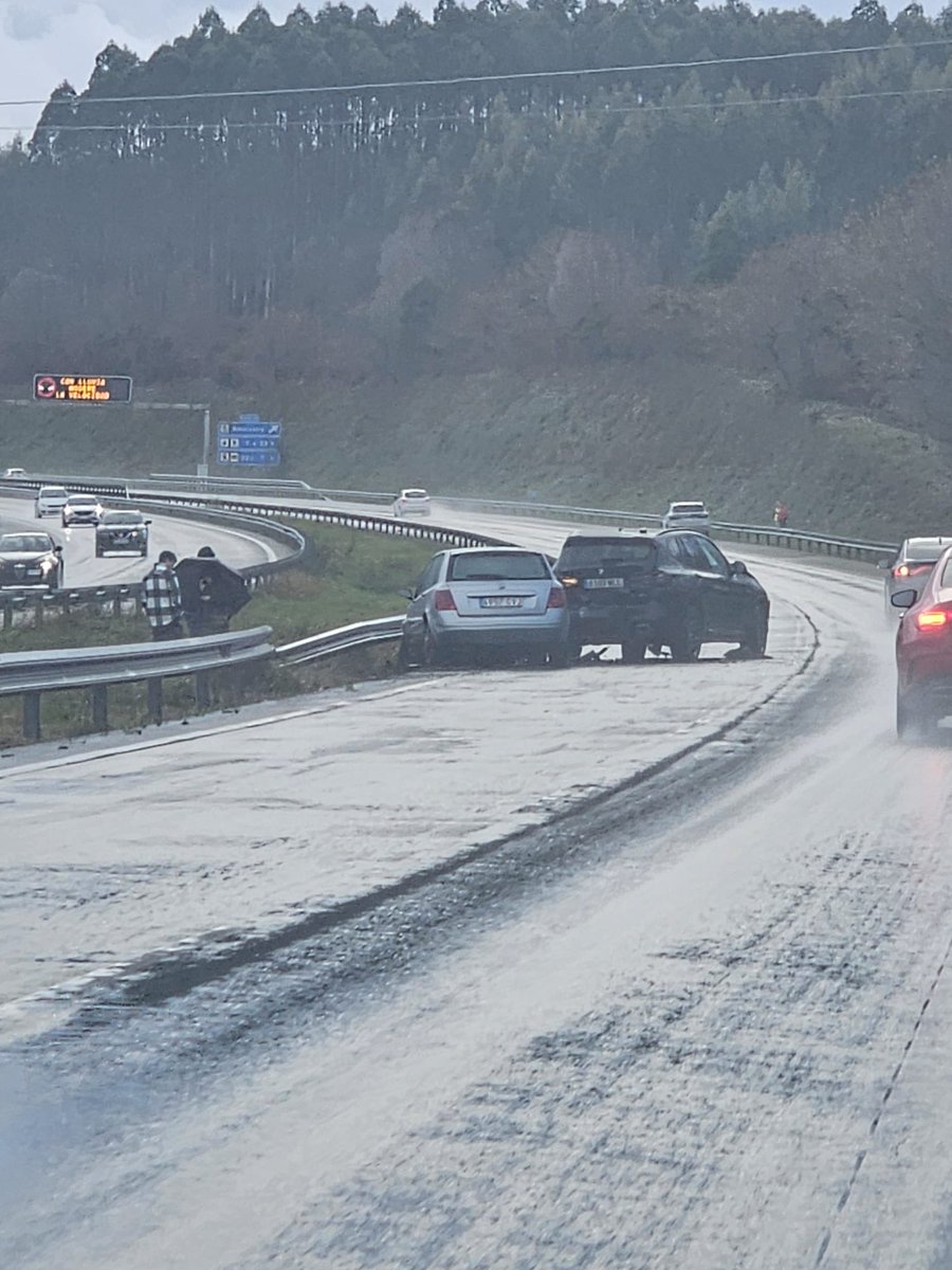 Nosos Teixugos volvendo a casa, estradas peligrosas por a escarcha a altura a salida de ordes, moito coidado por favor😩 queremos a toda familia de volta, san e salva🩵