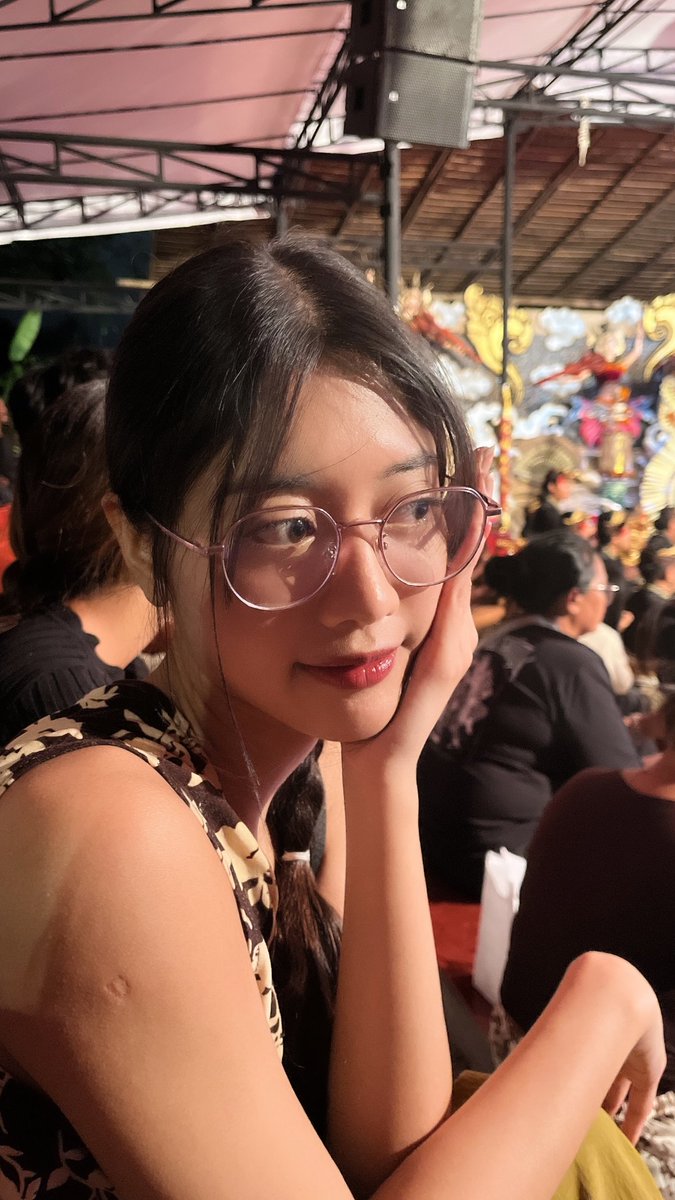 _getuklindri's tweet photo. #Apre21Oshi
Untuk Devi, makasih sudah selalu menjadi pribadi yang baik ya. Jangan capek untuk selalu menjadi contoh bagi yg lebih muda.
Terimakasih selalu memberi energi positif. Semangat selalu Devi
#NoDeviNoHappy https://t.co/5JtJV1XY07