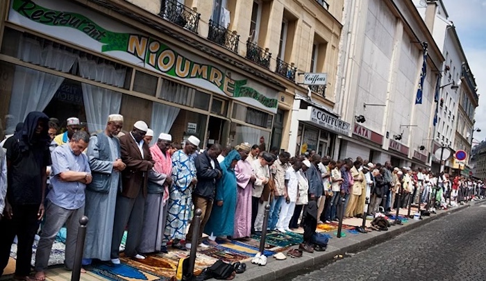 jihadwatchRS's tweet photo. All of France is a No Go Zone Now - 
 https://t.co/kj753D6QvA https://t.co/nrOVa4sYUy