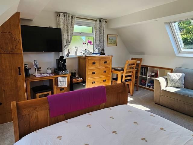 TheBBDirectory's tweet image. Stay @ Lon Y Traeth B&amp;amp;B in Anglesey.

Set in and amongst the beauty of Anglesey, Lon Y Traeth Bed &amp;amp; Breakfast offers a perfect blend of comfort, luxury and relaxation. 

bandbstays.co.uk/14036

#LonYTraeth #Anglesey #NorthWales #BedAndBreakfast #SeaViews

@lon_y_traeth