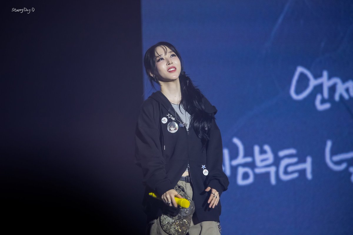 Starry Day tweet media