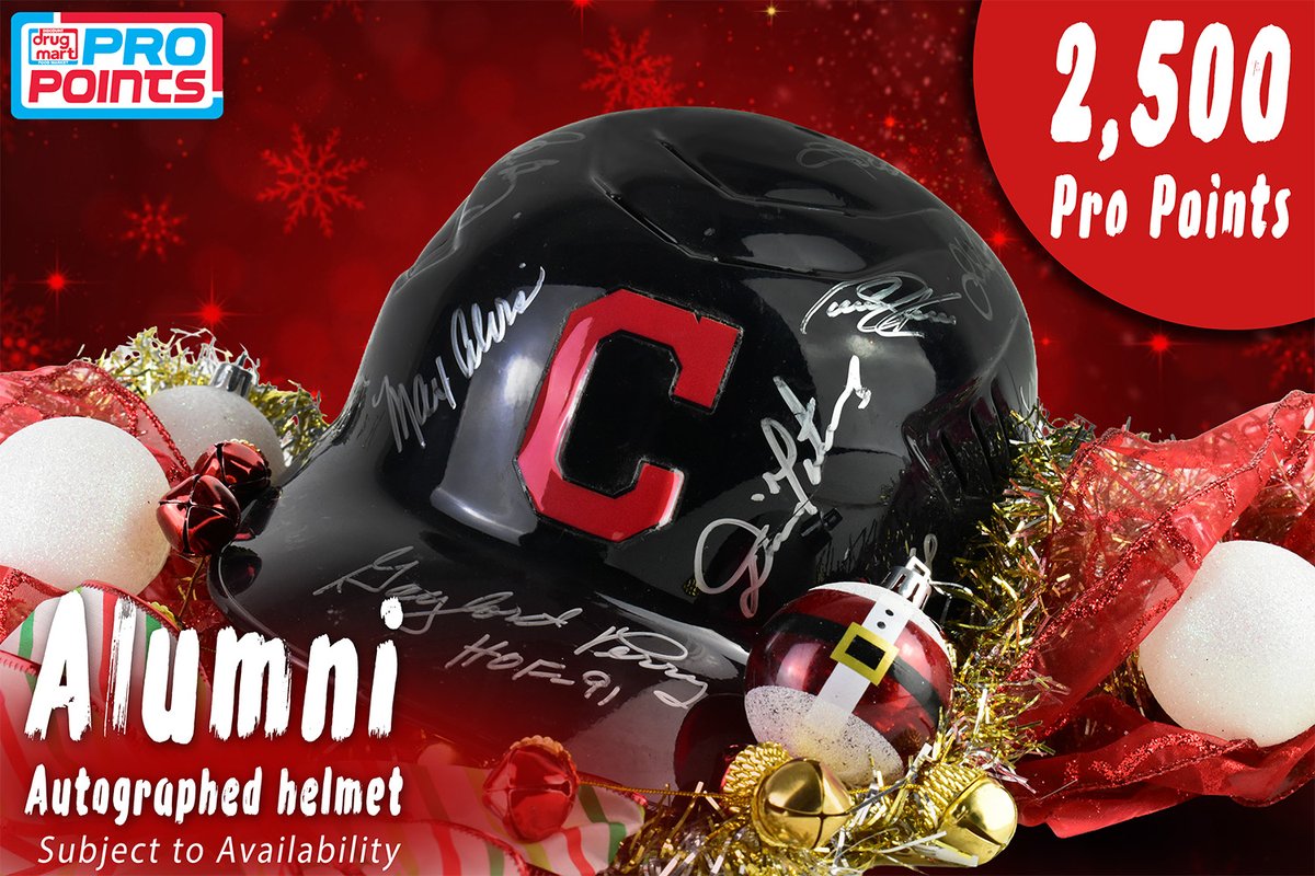 Drug_Mart's tweet image. Score big this season!

This alumni autographed helmet is the ultimate holiday gift! Redeem for just 2,500 Pro Points. 🎁 Don't miss out—limited availability!

#HolidayDeals #SportsMemorabilia #ProPoints