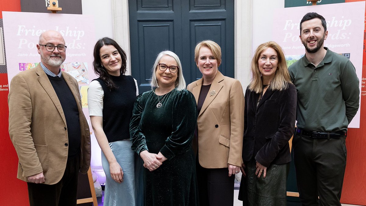 ieBritish's tweet image. 🎉📚 Celebrating a wonderful Creative Postcards Exhibition with @BritEmbDublin and @NLIreland.

Students marked Jane Austen’s 250th birthday through creative postcards focusing on friendship.

Learn more: ow.ly/8C1k50XMSGA

#JaneAusten #CreativePostcards