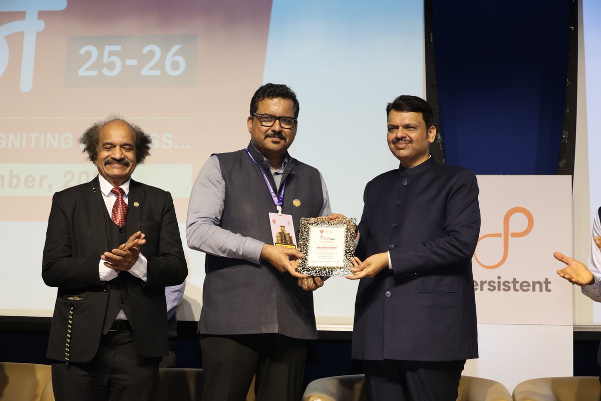 CMOMaharashtra's tweet image. 🔸CM Devendra Fadnavis at 'Udaan 25-26 : Jewel of LIT and Youth Icon Awards', organized by 'Lakshminarayan Innovation Technological University, Nagpur'.
Chairman of Solar Group of Industries, Satyanarayan Nuwal, Chairman of Board of Governance, LIT University Dr. G. D. Yadav and…