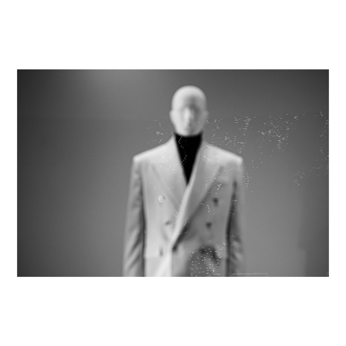 rurikdmitrienko's tweet photo. Humanoïd
#bnw #street #photography #photographiederue #streetphoto #streetphotography #photoderue #streetlife #urbanphotography #urbanphoto #blackandwhite #noiretblanc #blackandwhitephotography #photonoiretblanc #monochrome #Paris #rurik #rurikdmitrienko #dmitrienko https://t.co/Lz9zO9iiur