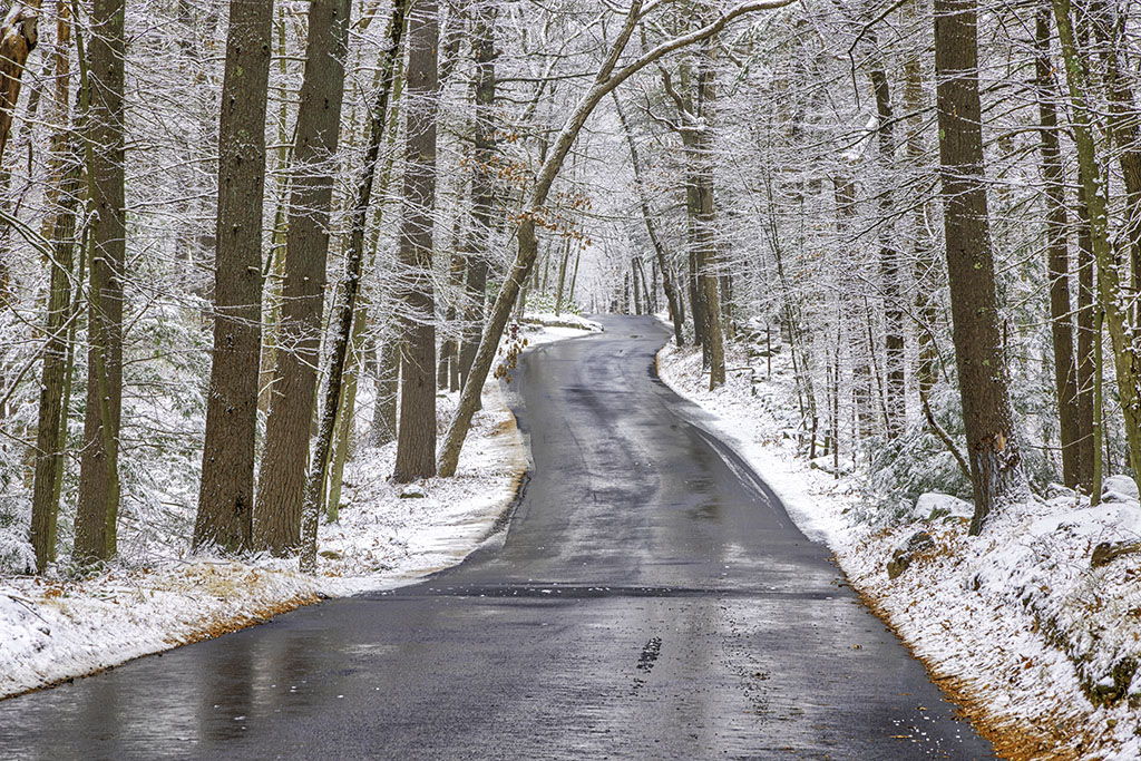 RothGalleries's tweet image. New England winter country road. Good light and happy photo making! RothGalleries.com #newenglandwinter #newengland #winter #winterseason #wintervibes #winterwonderland #countryroads