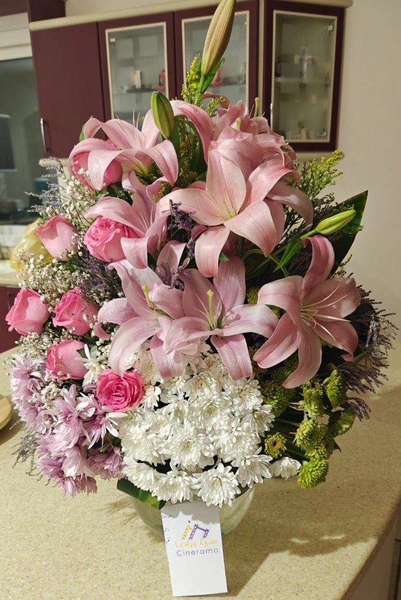 CineRama_Club's tweet image. أحبابي
في أسرة سينيراما أرسلوا لي
هذه الباقة فائقة الجمال
مع دعواتهم الطيبة ومشاعرهم الدافئة