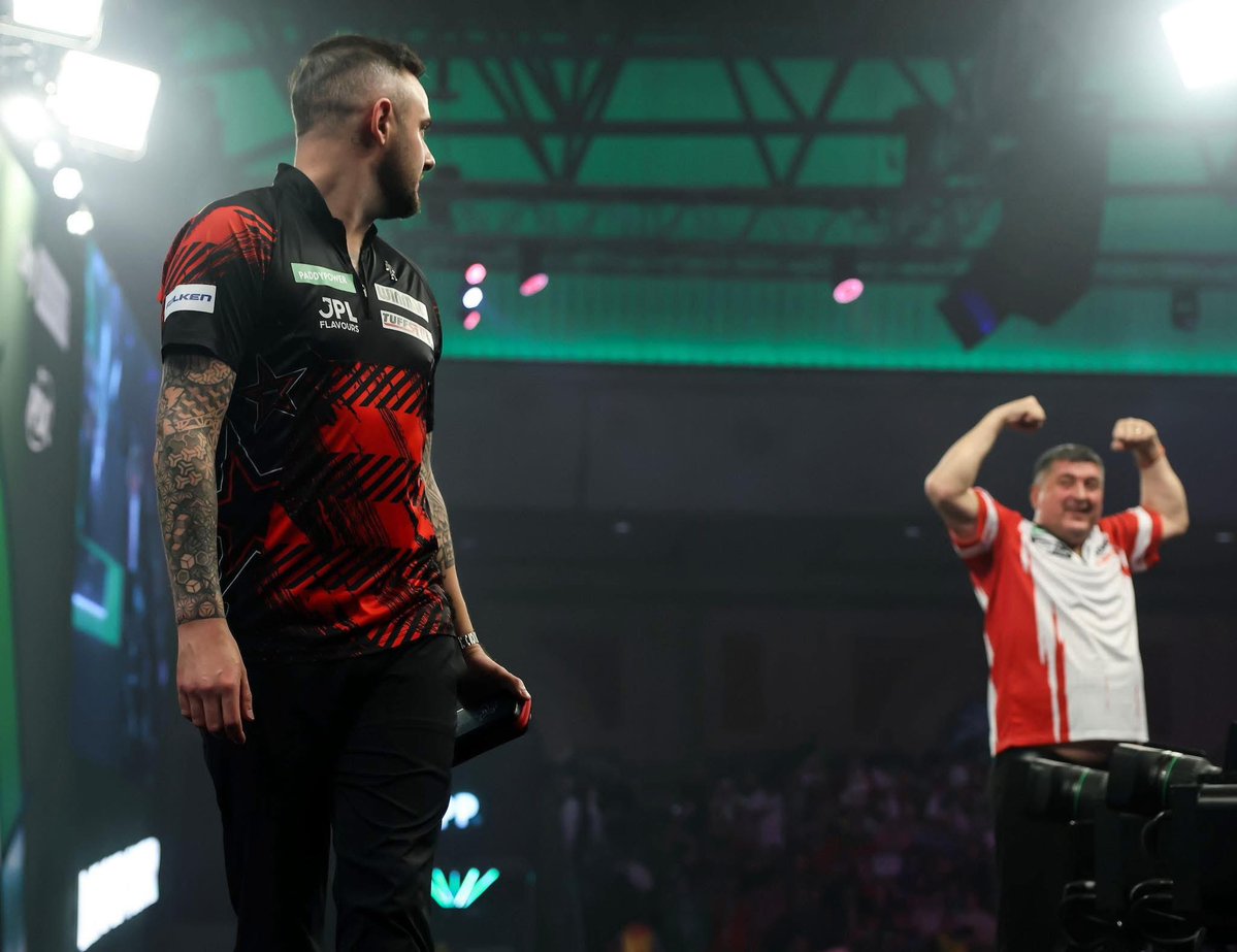 👀 A picture paints a thousand words 😱🎯😳

( 📸 via PDC )