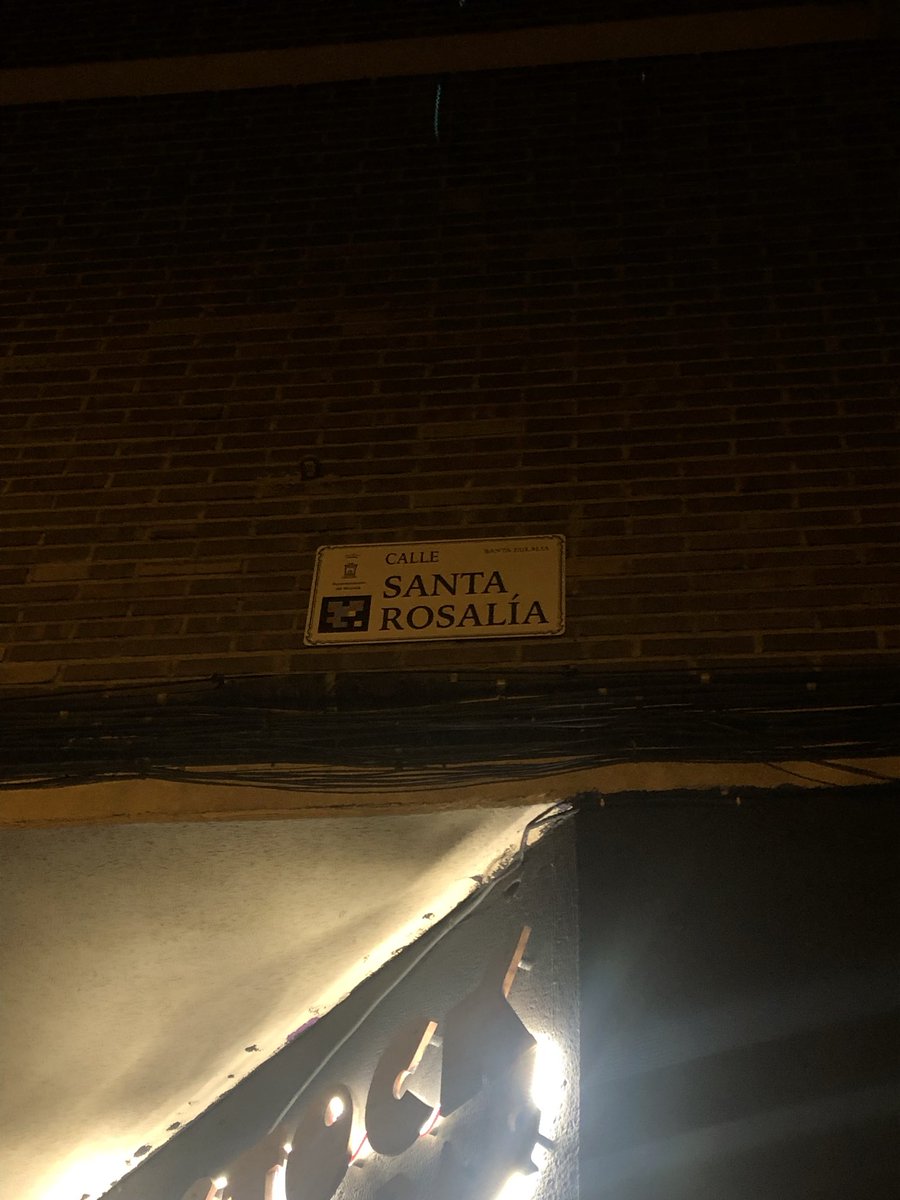 En Murcia, Rosalía ya es una santa y tiene su propia calle. <a href="/updaterosalia/">ROSALÍA UPDATE</a> <a href="/rosaliaExplicad/">Tweets de Rosalia Explicados</a> <a href="/RosaliaInfo_ES/">ROSALÍA INFO</a>