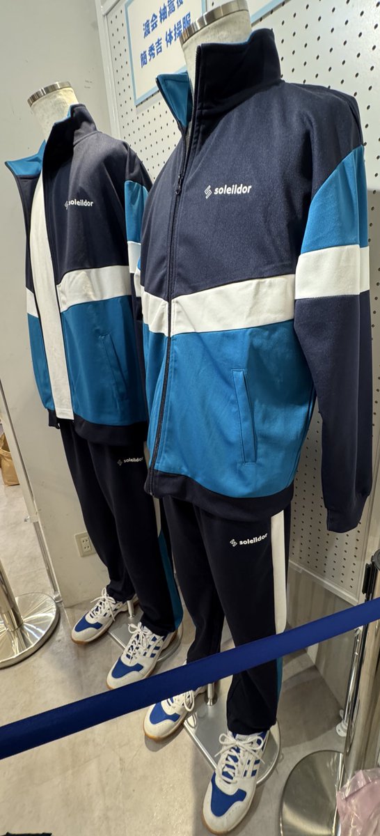 修学旅行で仲良くないグループに入りました」ポップアップストア at