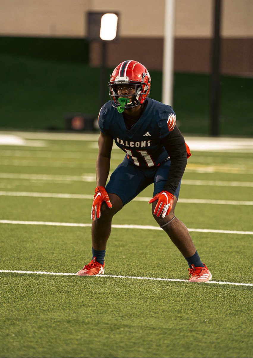 RJTUFF's tweet image. Lb/edge
Cơ' 26
47 tackles
7 tfls
5 sacks
1 int
1td
1 rf
hudl.com/v/2SuyAS