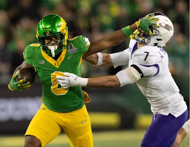 RedmondHel36373's tweet photo. Dante Moore &amp; Ducks Offense Too Much for JMU – 51-34 Victory! . More >> https://t.co/NBiFCiAZew

#GoDucks #OregonFootball #CFBPlayoff #DanteMoore #PlayoffDucks https://t.co/BQPtfnwq4m